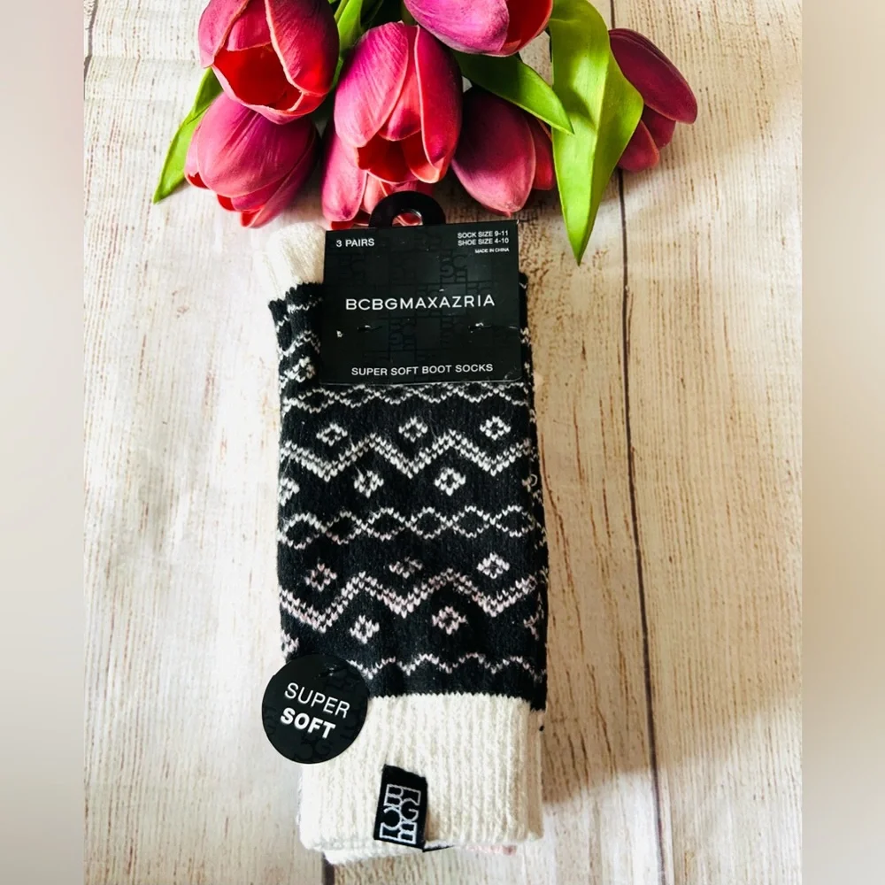 BCBGMaxazria Women’s Multicolor Super Soft Boot Socks 3pk One Size NWT
